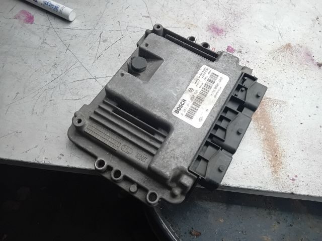 bontott RENAULT TRAFIC Motorvezérlő