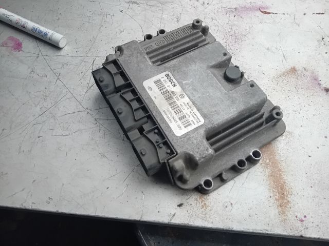 bontott RENAULT TRAFIC Motorvezérlő