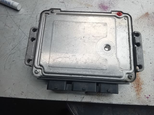 bontott RENAULT TRAFIC Motorvezérlő