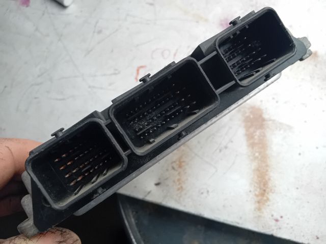 bontott RENAULT TRAFIC Motorvezérlő