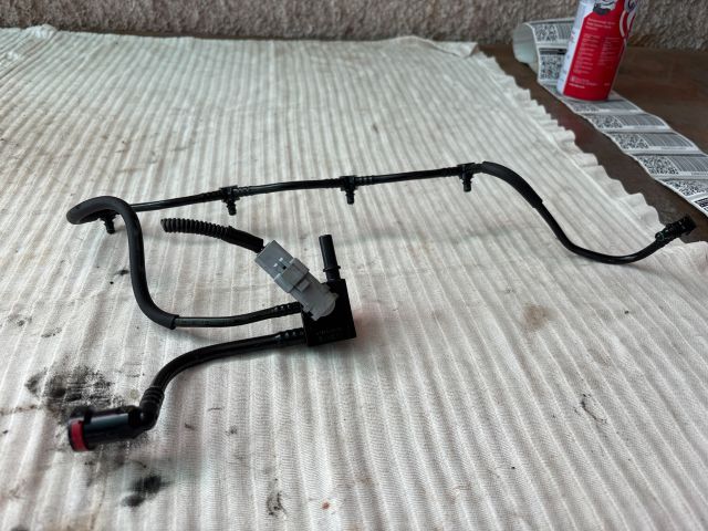 bontott RENAULT TRAFIC Résolajcső