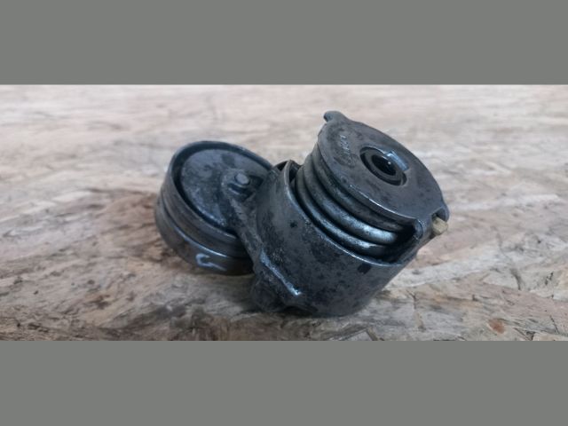 bontott RENAULT TRAFIC Szíjfeszítő Görgő