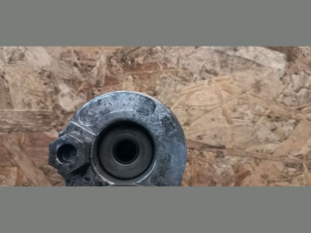 bontott RENAULT TRAFIC Szíjfeszítő Görgő