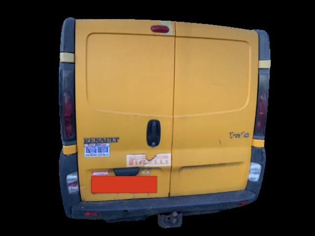 bontott RENAULT TRAFIC Biztosítéktábla Motortér