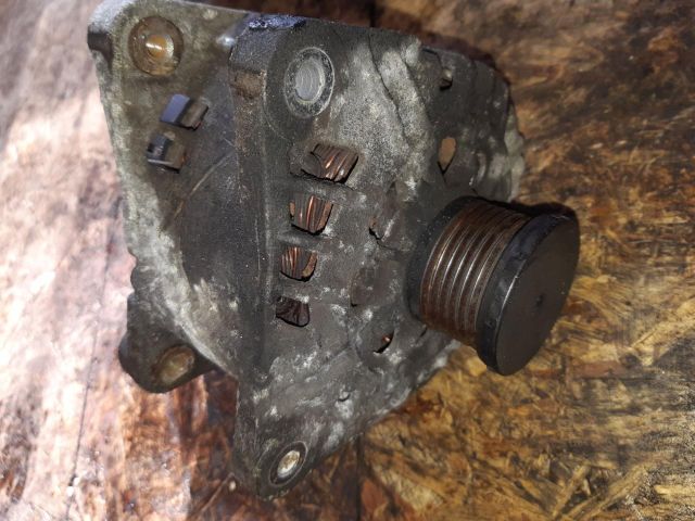 bontott RENAULT TRAFIC Generátor