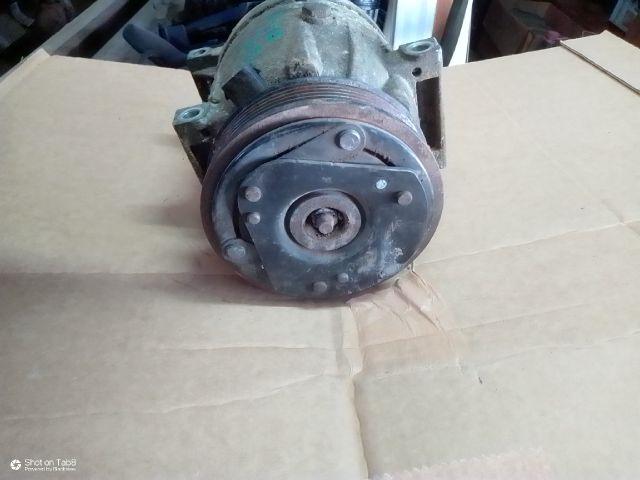 bontott RENAULT TRAFIC Klímakompresszor