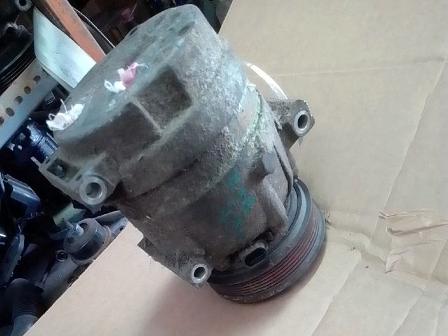 bontott RENAULT TRAFIC Klímakompresszor