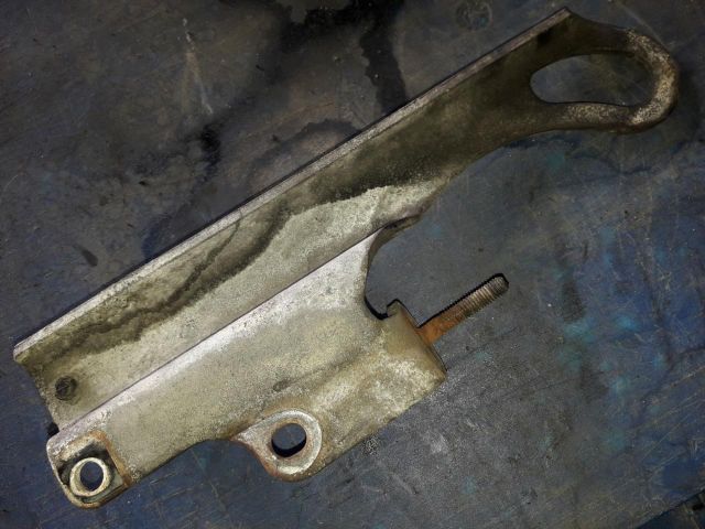 bontott RENAULT TRAFIC Motor Tartó Bak (Pozíciófüggetlen)