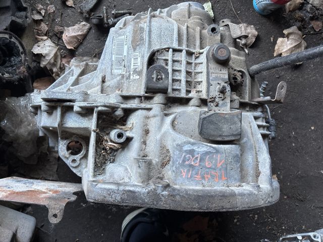 bontott RENAULT TRAFIC Váltó (Mechanikus)