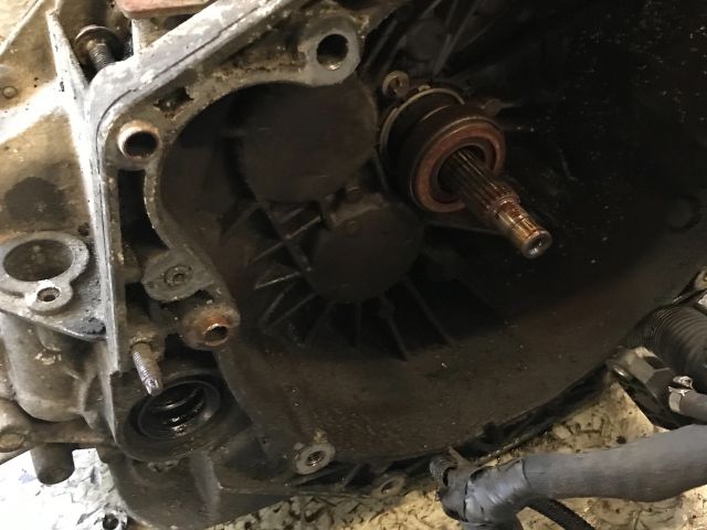 bontott RENAULT TRAFIC Váltó (Mechanikus)