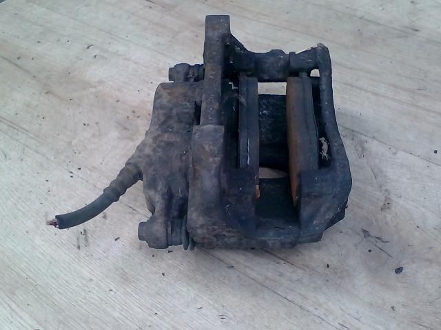 bontott RENAULT TRAFIC Bal első Féknyereg Munkahengerrel