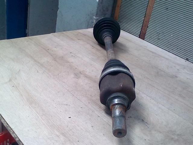 bontott RENAULT TRAFIC Bal Féltengely