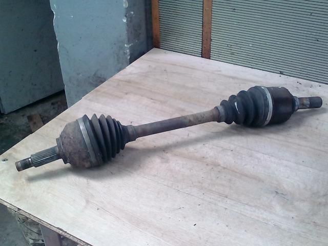 bontott RENAULT TRAFIC Bal Féltengely