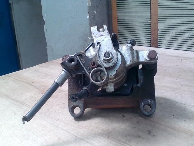 bontott RENAULT TRAFIC Bal hátsó Féknyereg Munkahengerrel