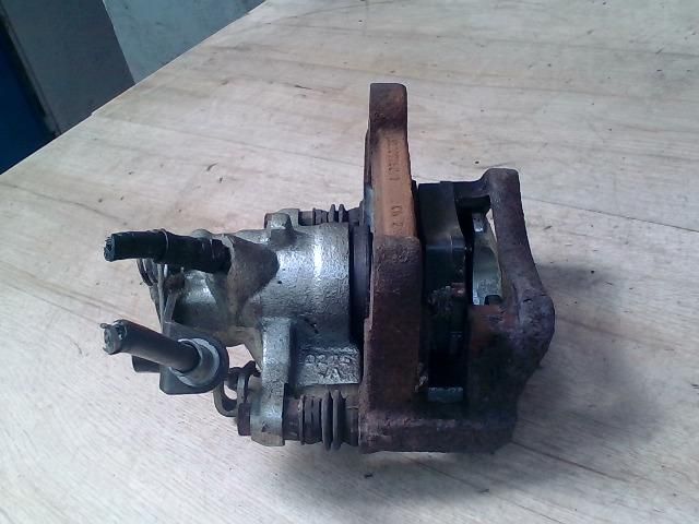 bontott RENAULT TRAFIC Bal hátsó Féknyereg Munkahengerrel