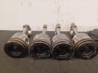 bontott RENAULT TRAFIC Dugattyú