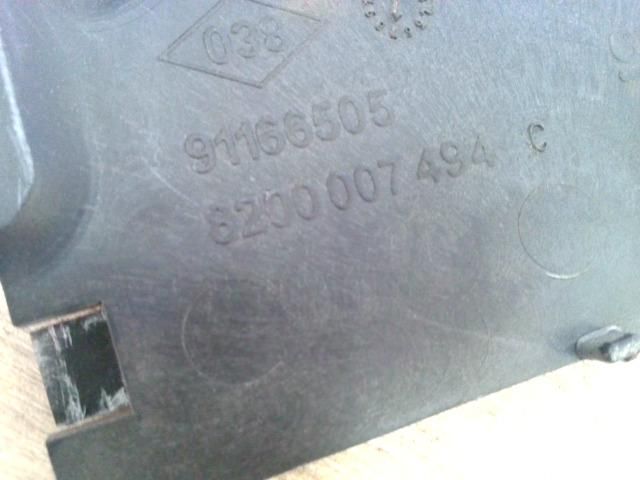 bontott RENAULT TRAFIC Felső Motorburkolat