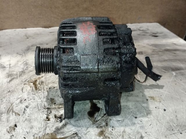 bontott RENAULT TRAFIC Generátor