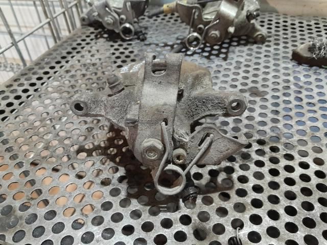 bontott RENAULT TRAFIC Jobb hátsó Féknyereg Munkahengerrel