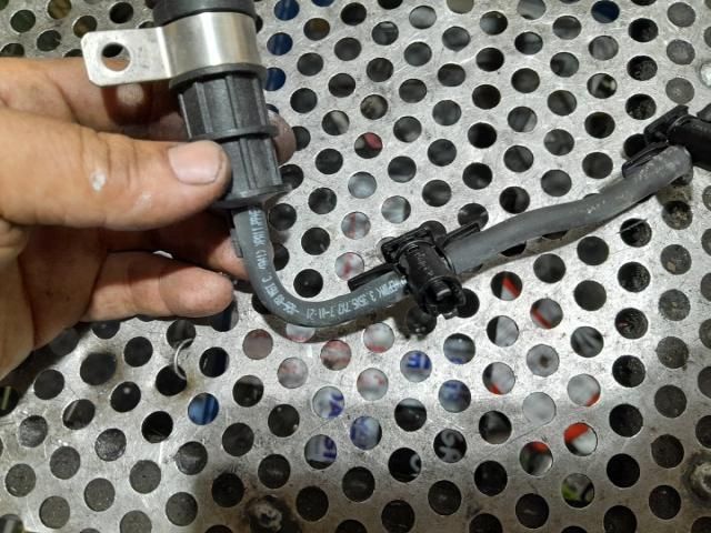 bontott RENAULT TRAFIC Résolajcső