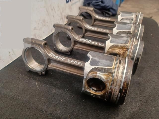 bontott RENAULT TRAFIC Dugattyú