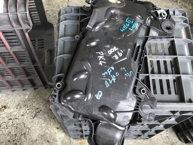 bontott RENAULT TRAFIC Felső Motorburkolat