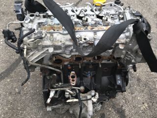 bontott RENAULT TRAFIC Motor (Fűzött blokk hengerfejjel)