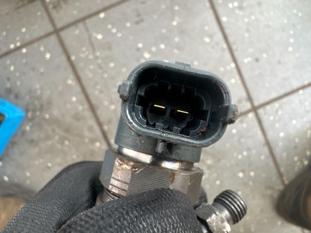 bontott RENAULT TRAFIC Porlasztó (1 db)