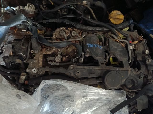 bontott RENAULT TRAFIC Motor (Fűzött blokk hengerfejjel)