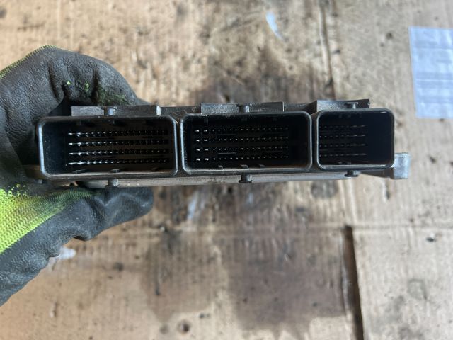 bontott RENAULT TRAFIC Motorvezérlő