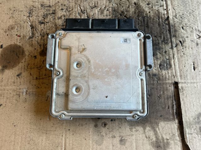 bontott RENAULT TRAFIC Motorvezérlő