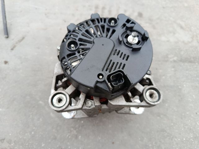 bontott RENAULT TRAFIC Generátor