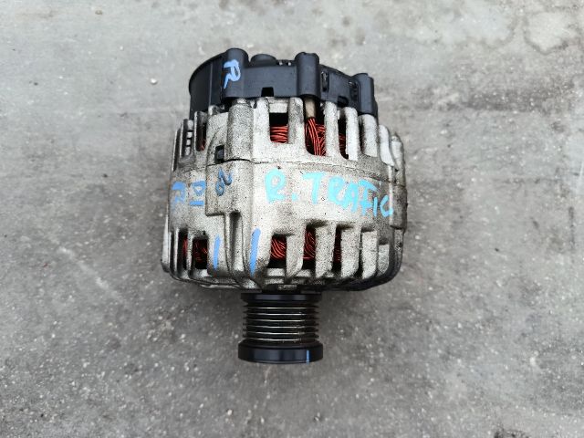 bontott RENAULT TRAFIC Generátor