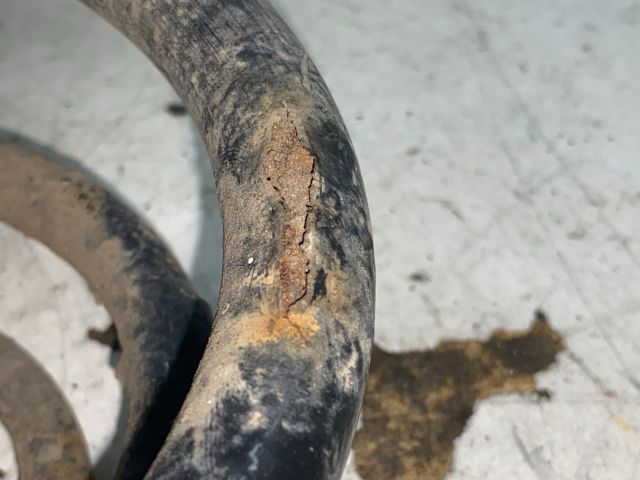 bontott RENAULT TRAFIC Jobb hátsó Rugó