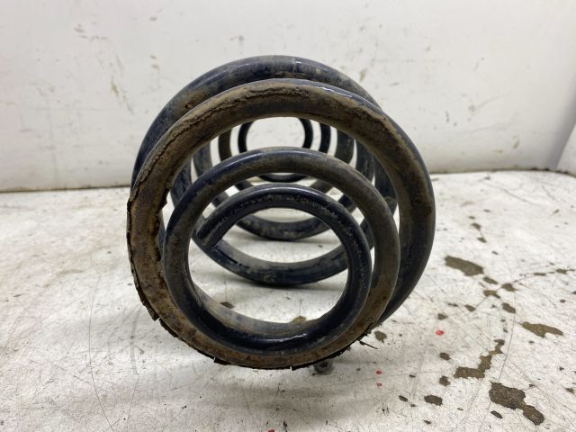 bontott RENAULT TRAFIC Jobb hátsó Rugó