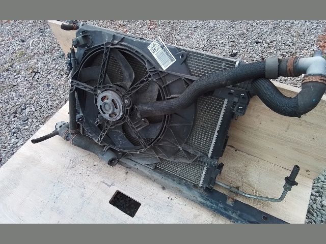 bontott RENAULT TRAFIC Hűtő Ventilátor(ok), Radiátor(ok) Szett