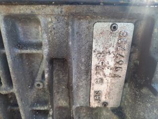 bontott RENAULT TRAFIC Motor (Fűzött blokk hengerfejjel)