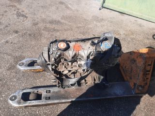 bontott RENAULT TRAFIC Motor (Fűzött blokk hengerfejjel)