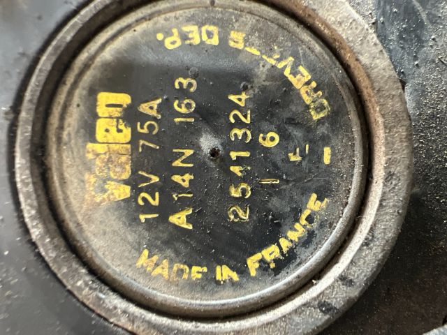 bontott RENAULT TRAFIC Generátor