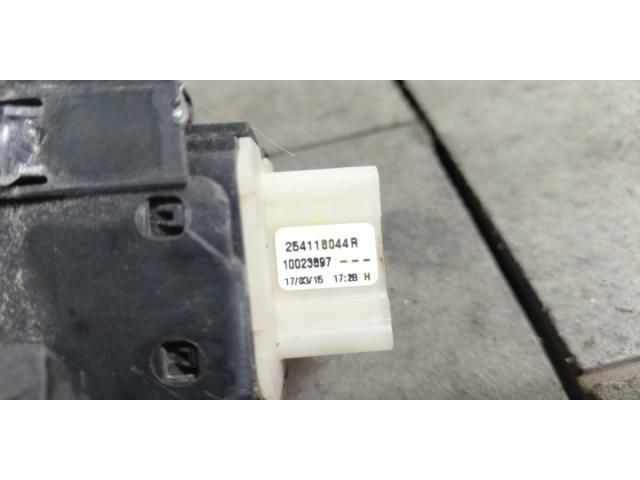 bontott RENAULT TRAFIC Ablakemelő Kapcsoló Négyes / Kettes