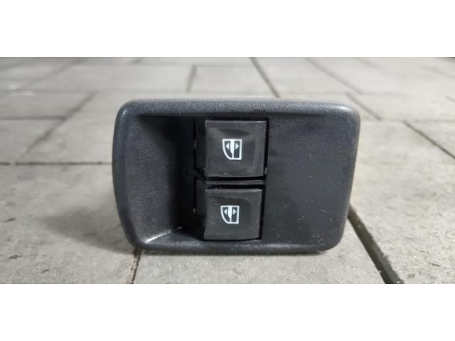bontott RENAULT TRAFIC Ablakemelő Kapcsoló Négyes / Kettes