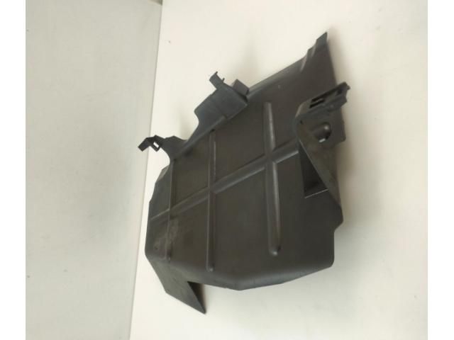 bontott RENAULT TRAFIC Alsó Hűtőburkolat