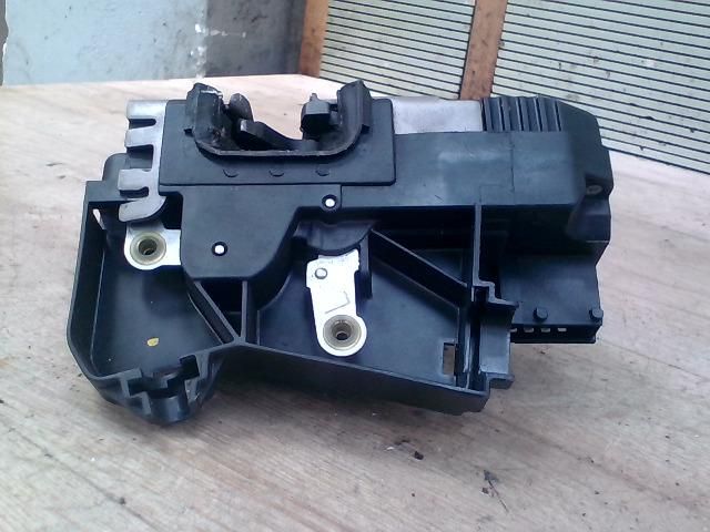 bontott RENAULT TRAFIC Bal Csomagtérajtó Zárszerkezet