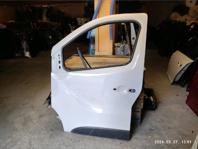 bontott RENAULT TRAFIC Bal első Ajtó (Üres lemez)