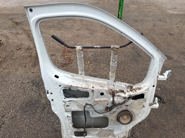 bontott RENAULT TRAFIC Bal első Ajtó (Üres lemez)