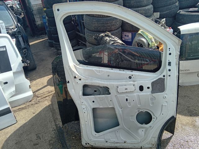 bontott RENAULT TRAFIC Bal első Ajtó (Üres lemez)