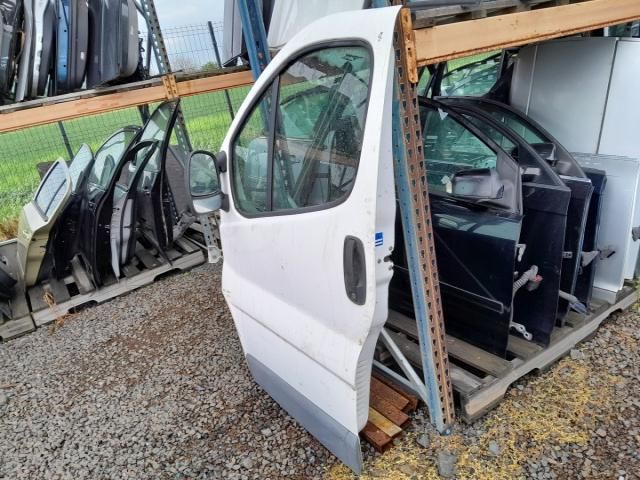 bontott RENAULT TRAFIC Bal első Ajtó (Üres lemez)