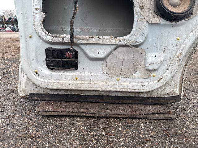 bontott RENAULT TRAFIC Bal első Ajtó (Üres lemez)