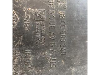 bontott RENAULT TRAFIC Bal első Dobbetét (Kerékjárati, Műanyag)