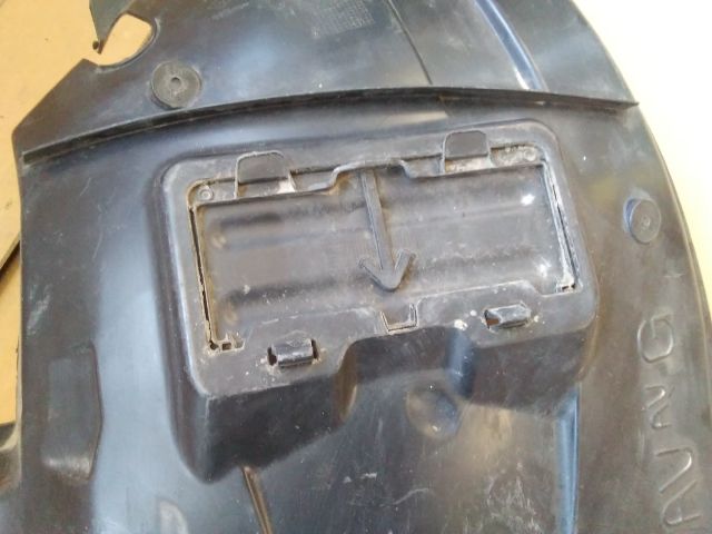 bontott RENAULT TRAFIC Bal első Első Dobbetét (Kerékjárati, Műanyag)